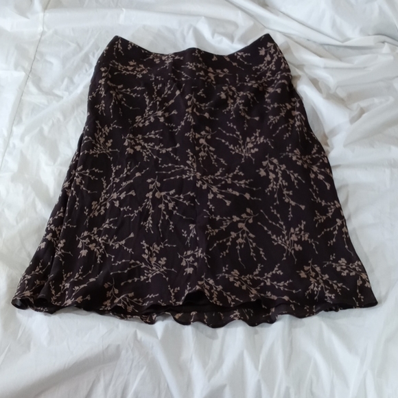 Banana Republic Dresses & Skirts - 🌟 4 For $15 Banana Republic 100% Silk Skirt